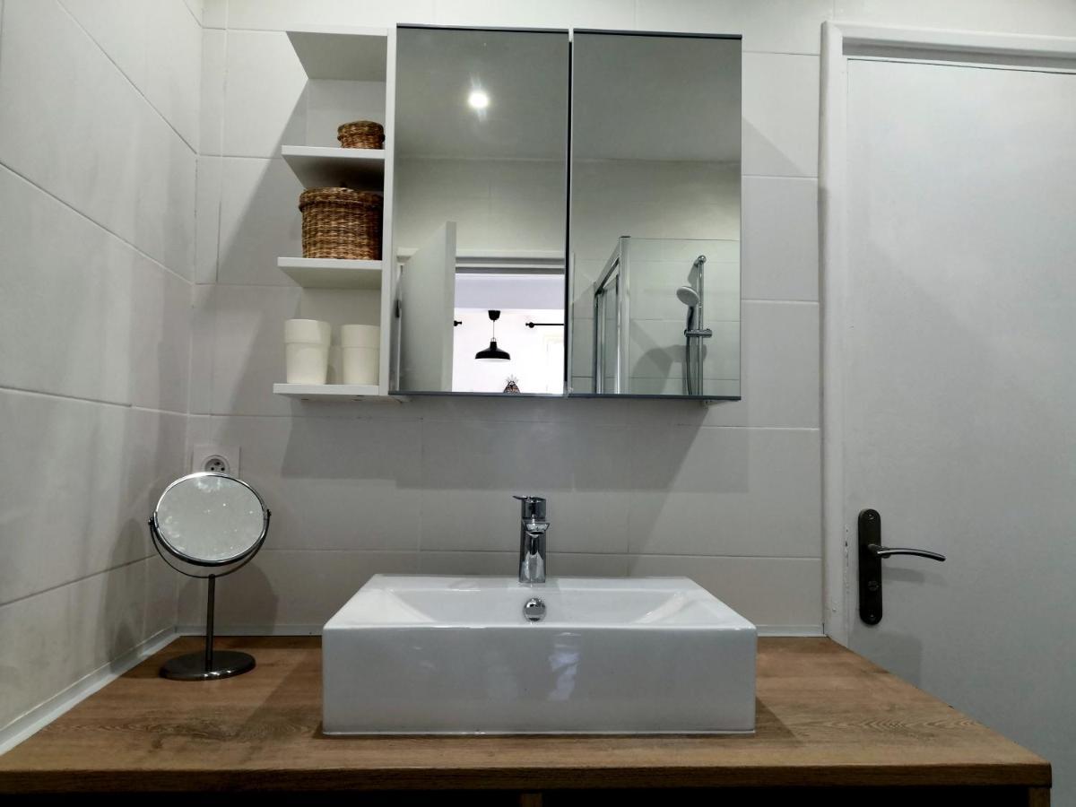 Apartament Grand 2 Pieces Renove Climatise, Vieil Antibes, Proche Port Zewnętrze zdjęcie