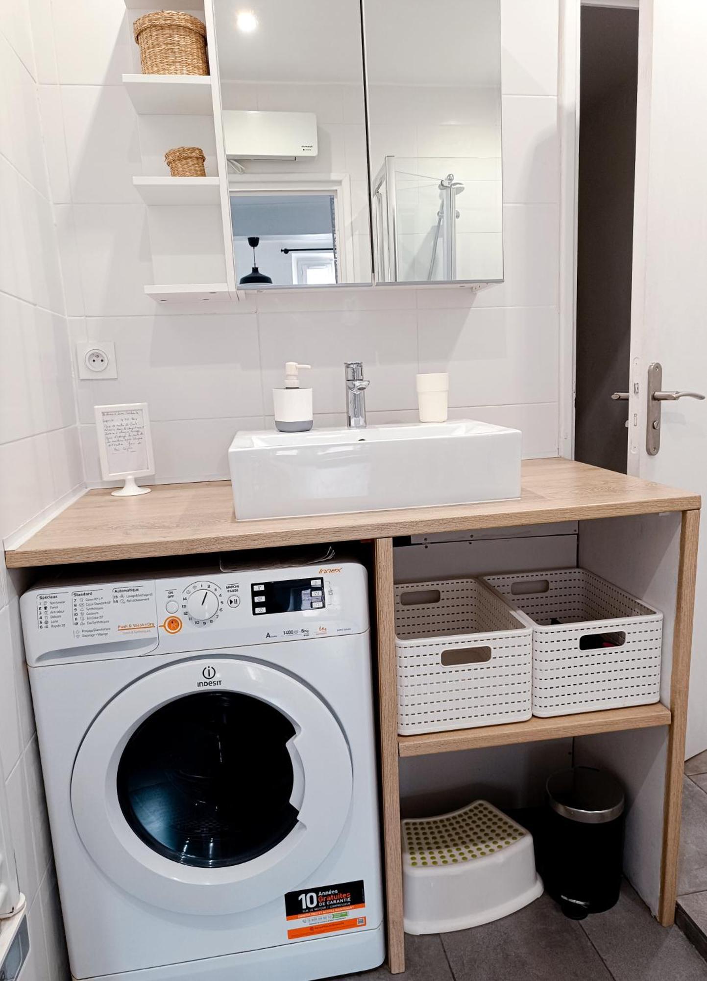 Apartament Grand 2 Pieces Renove Climatise, Vieil Antibes, Proche Port Zewnętrze zdjęcie